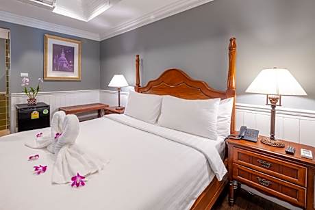 Deluxe Double or Twin Room (No Window)