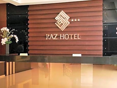 Raz Hotel And Convention