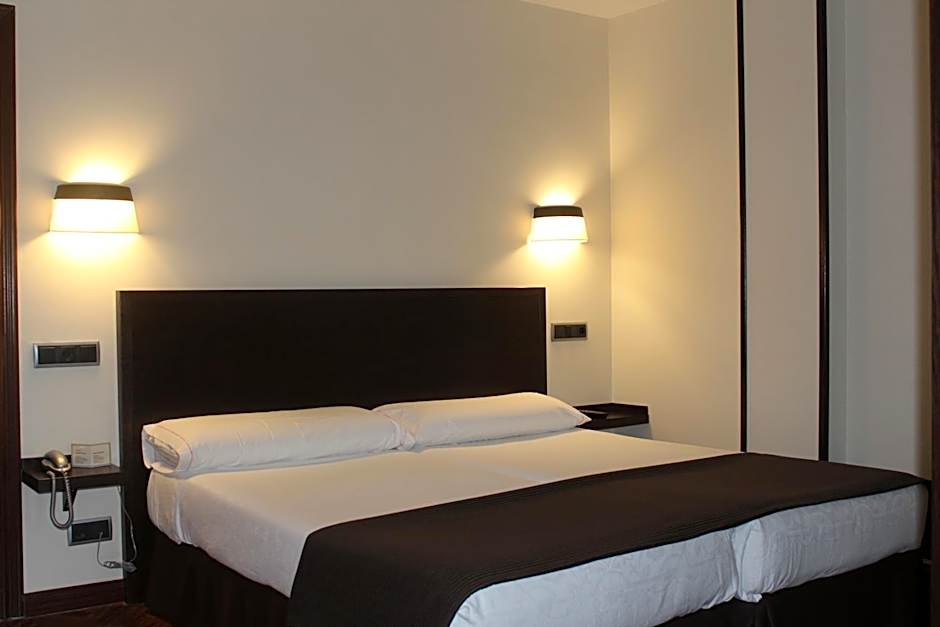 Hotel-Apartamentos La Arquera