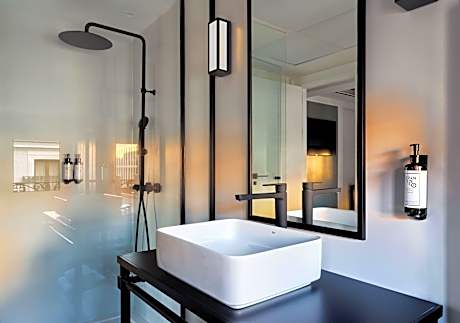 Premier Double or Twin Room (2 Twin Beds)