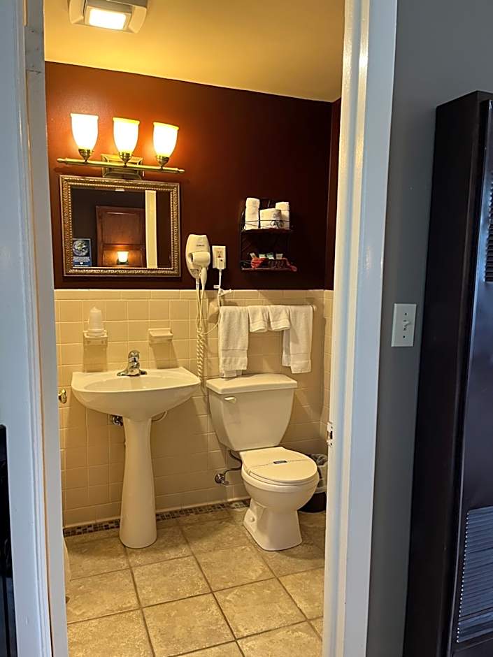 Vinehurst Inn & Suites