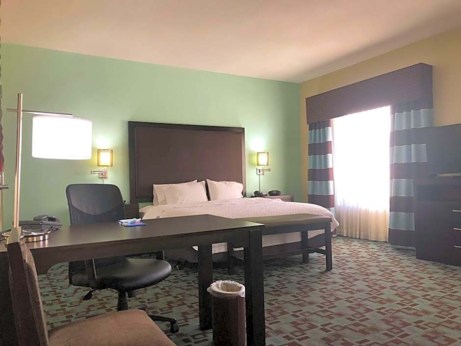 Hampton Inn By Hilton And Suites Nashville At Opryland