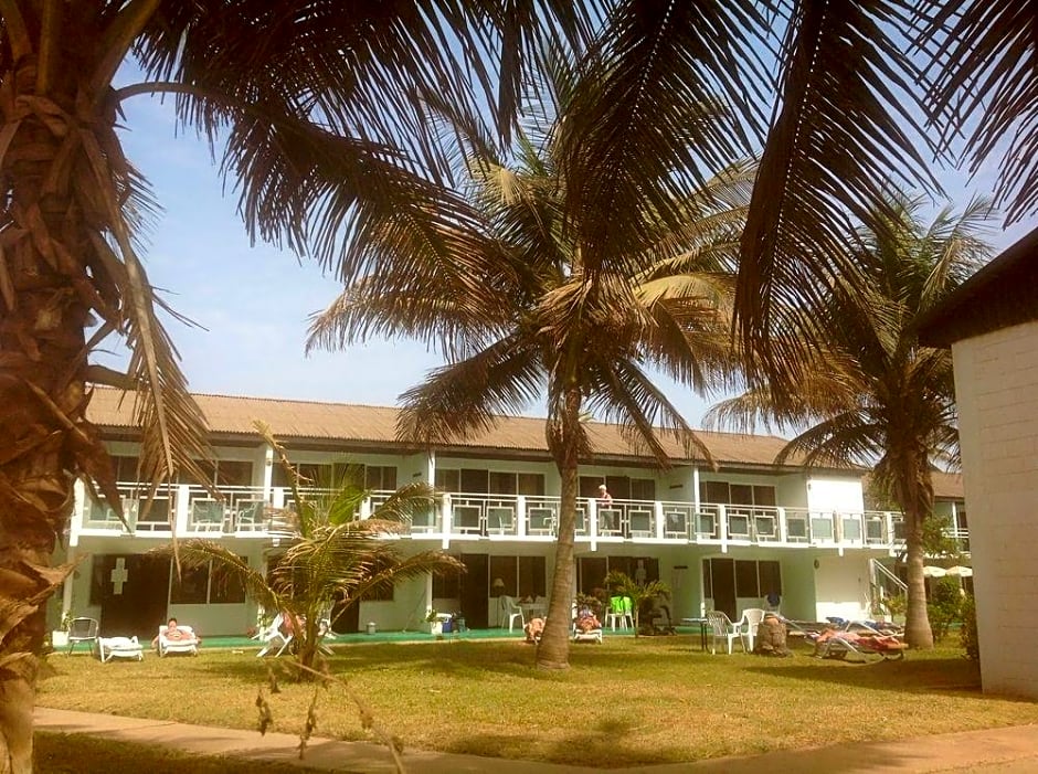 Bungalow Beach Hotel