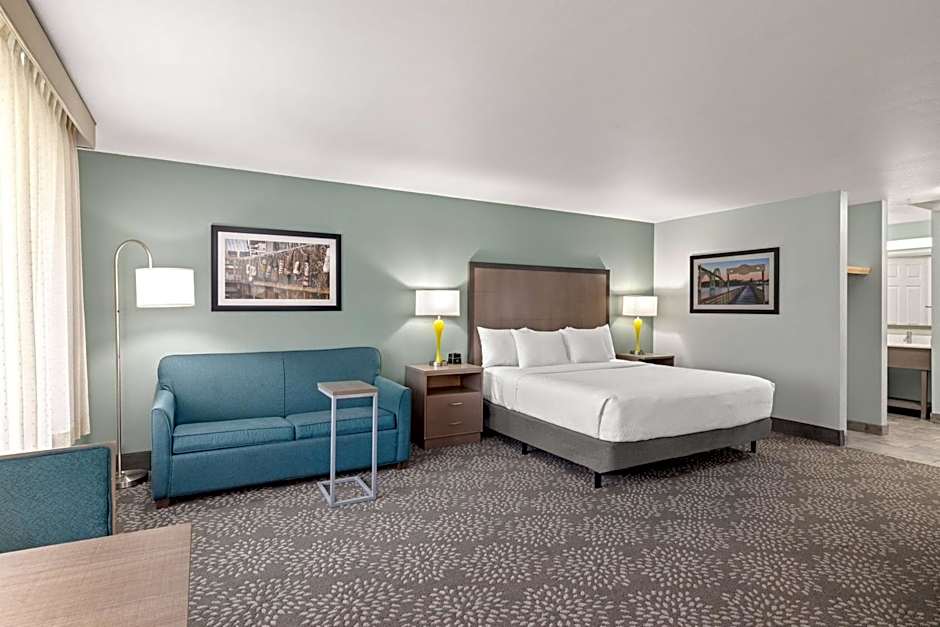 La Quinta Inn & Suites by Wyndham Newport