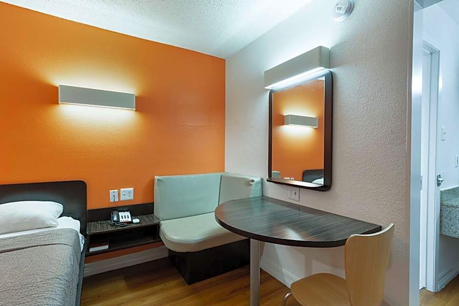Motel 6-Houston, TX - East