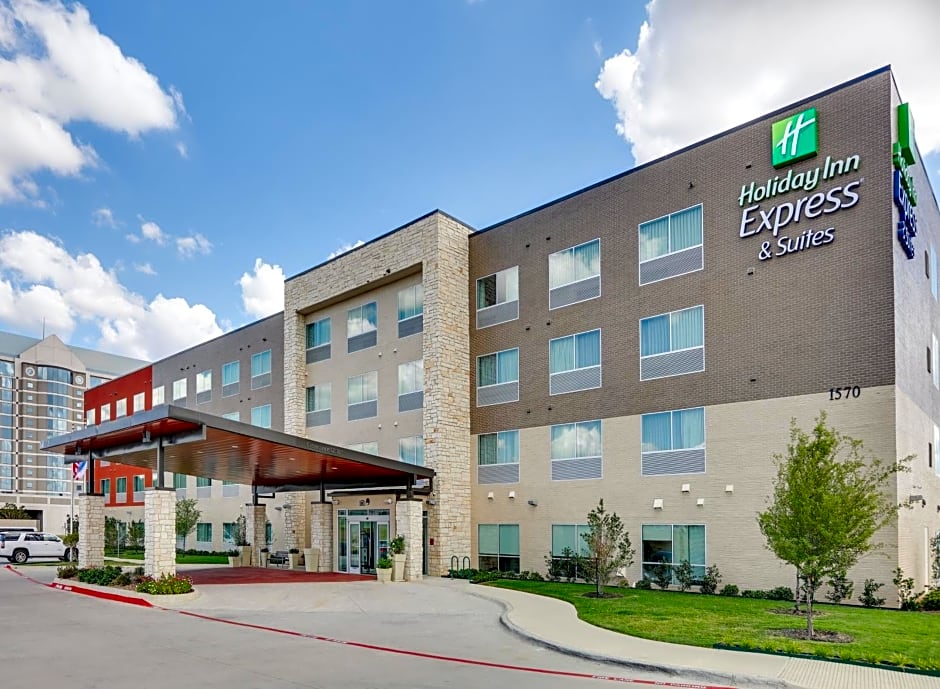 Holiday Inn Express & Suites - Farmers Branch, an IHG Hotel