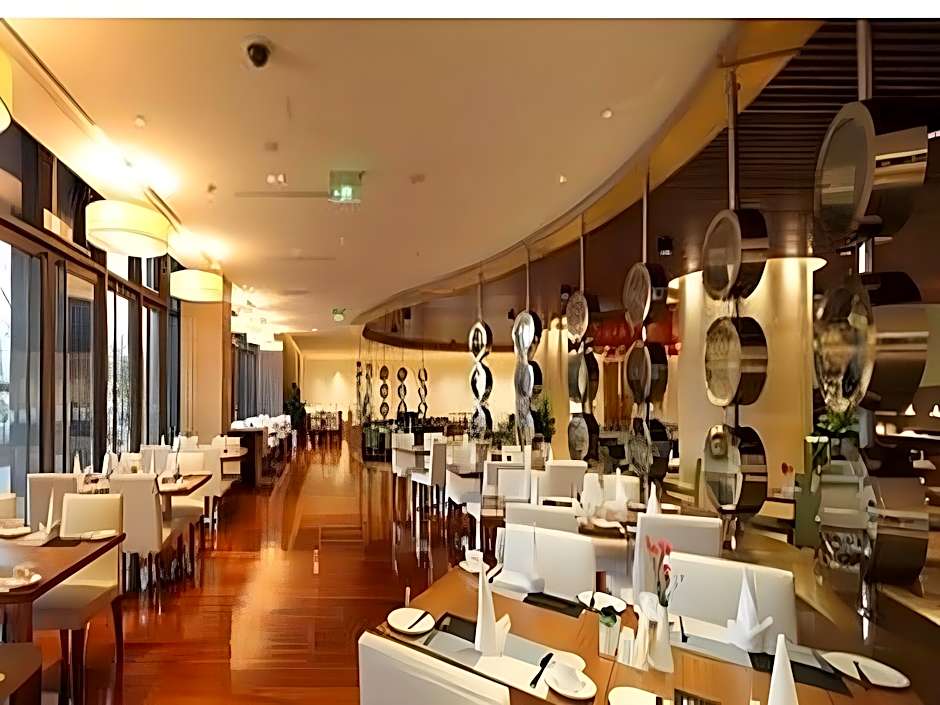 Holiday Inn Nantong Oasis International By IHG