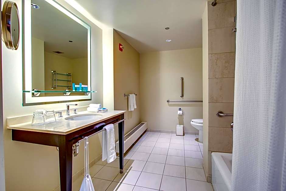 THE MIDLAND HOTEL, Chicago, a Tribute Portfolio Hotel