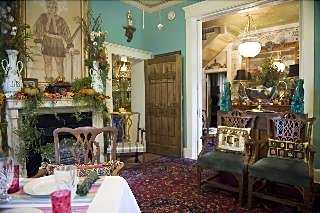 Stay Fairfield - Fairfield Place and Fairfield Manor Bed & Breakfast