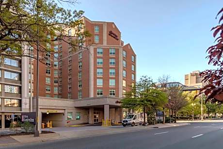 Hampton Inn By Hilton & Suites Arlington Crystal City DCA