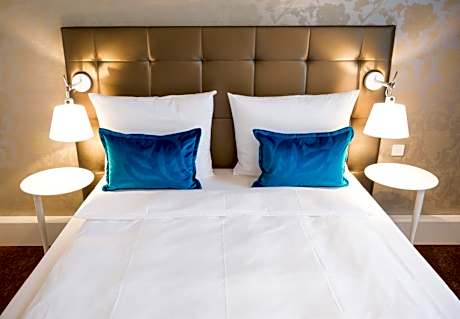 Superior Room with Queen Size Bed