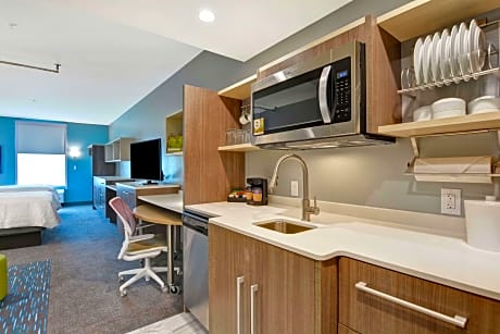 1Queen Accessible Roll In Shower Studio Nosmk