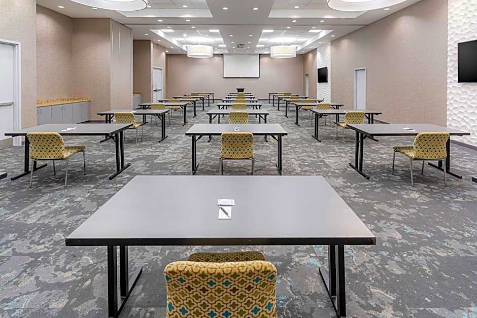 Aloft Jacksonville Tapestry Park