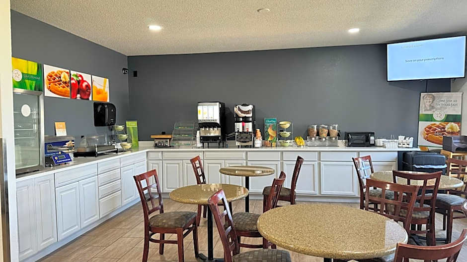 Quality Inn & Suites Eau Claire University Area