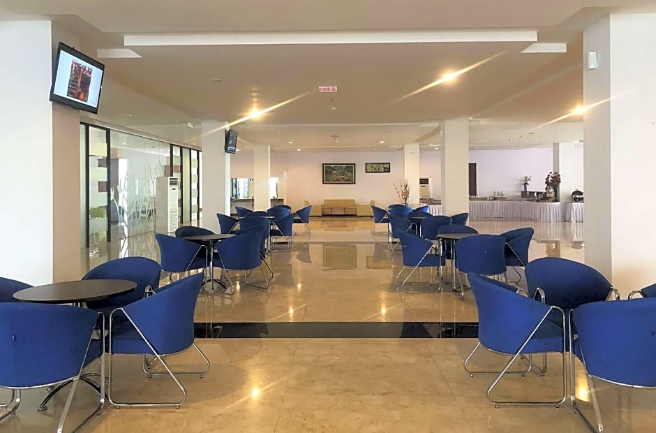 Kyriad Sadurengas Hotel