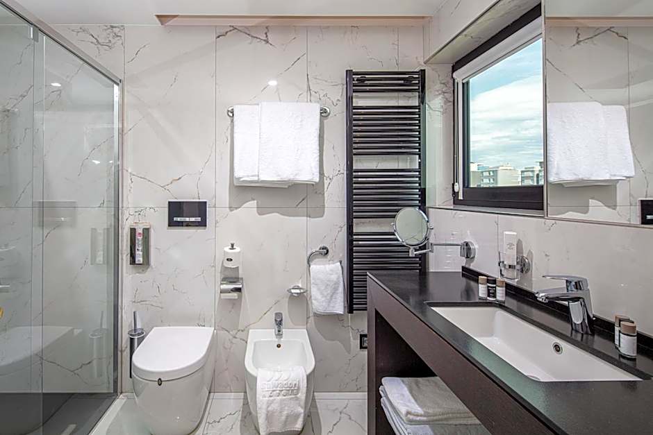 Monaco Suites Hotel