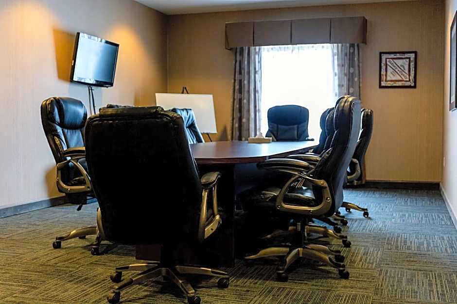 Holiday Inn Express & Suites Sidney By IHG