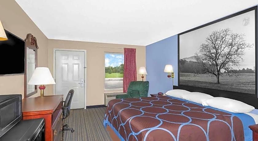 Super 8 by Wyndham Whiteville