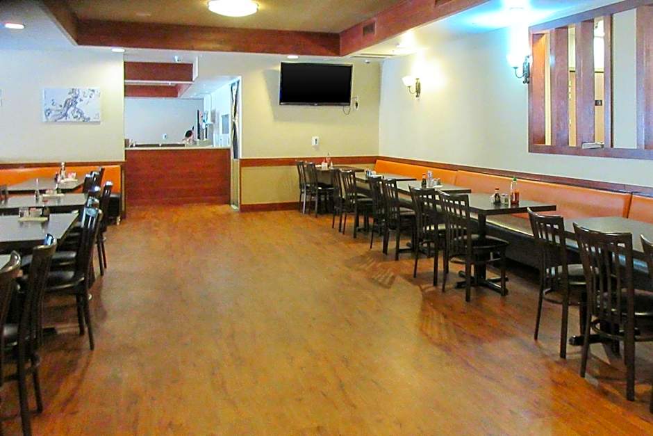 Clarion Hotel & Suites Williston