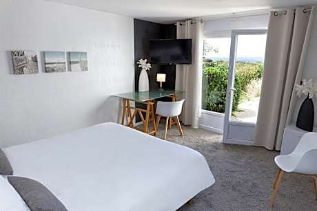 Garden Double Room with Sea View