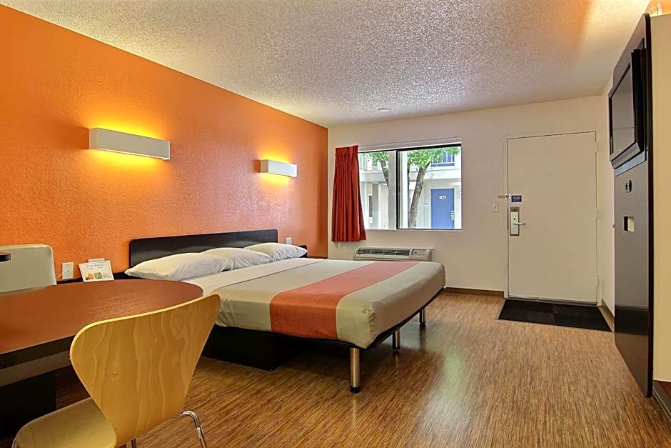Economy Inn
