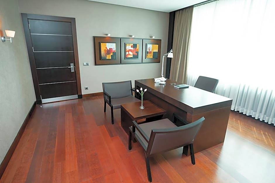 FLY INN BAKU