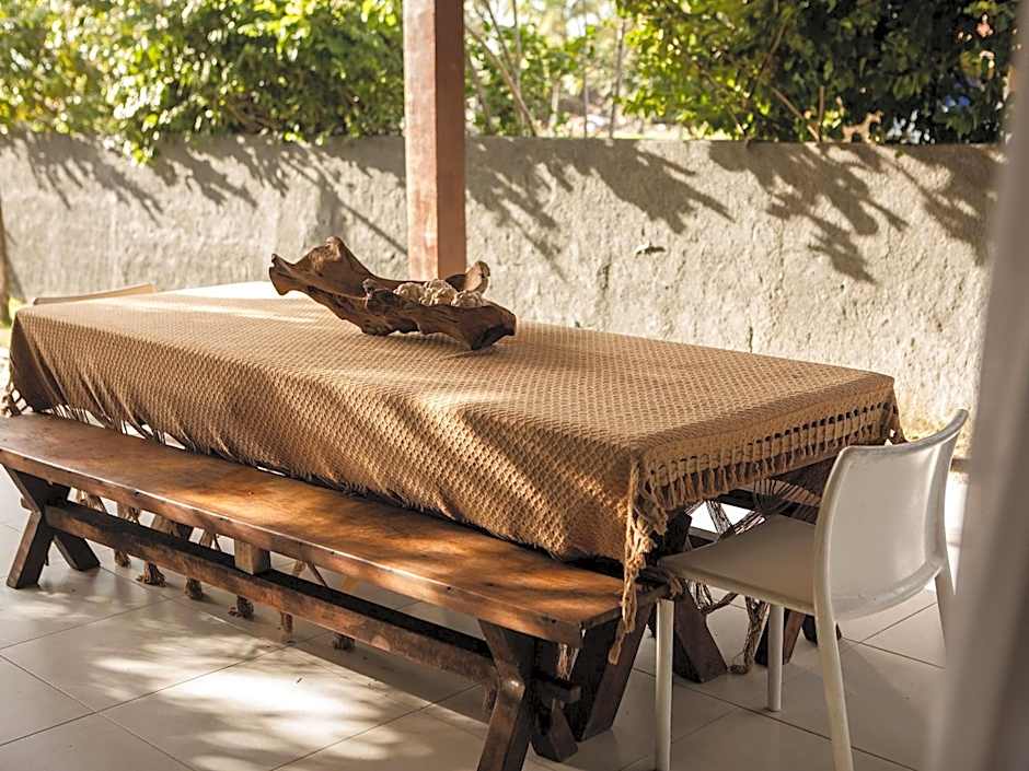 Casa com 5 suítes, sauna, piscina e área gourmet