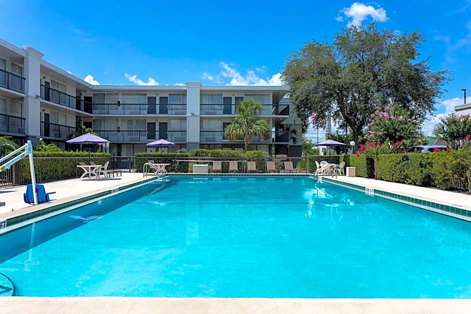 Ramada by Wyndham Altamonte Springs