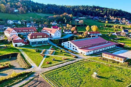 Hotelový a jezdecký areál Dvůr Krutěnice