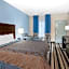 Super 8 by Wyndham Dilley TX