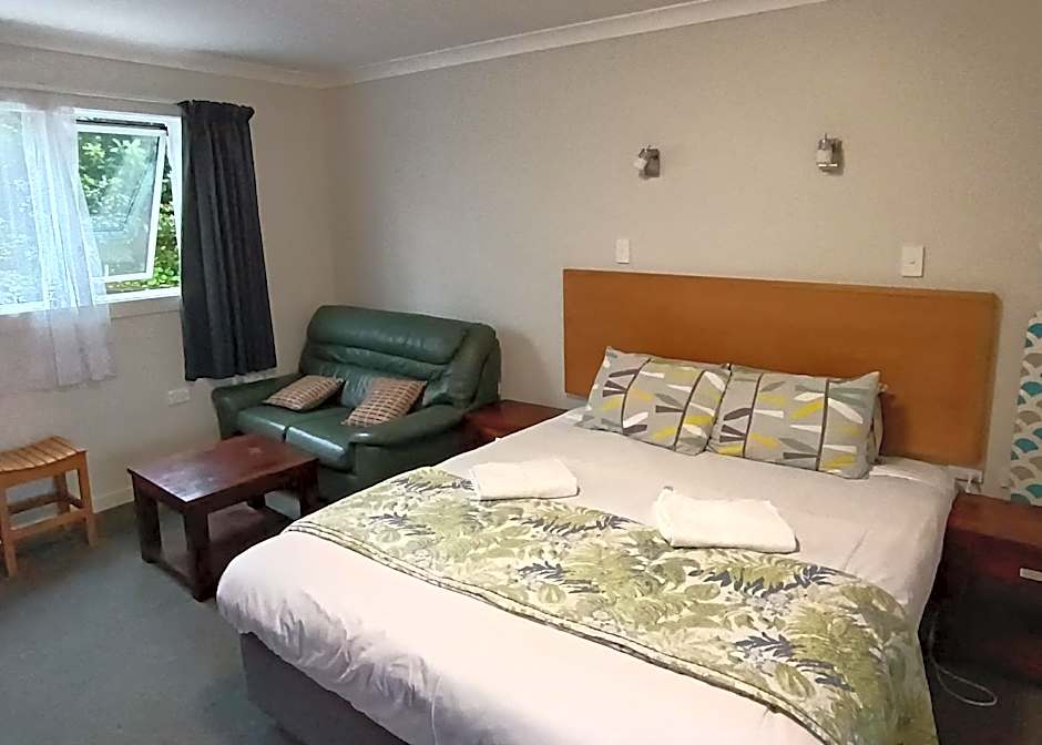 Bayfield Motel and Apartment