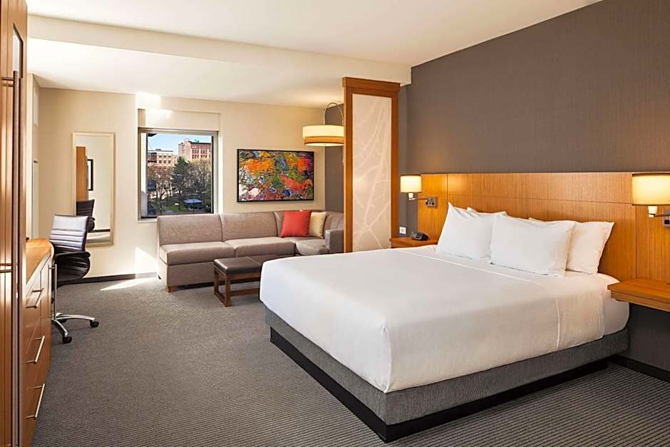 Hyatt Place Knoxville/Downtown