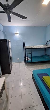 Deluxe Double Room (2 Adults + 1 Child)