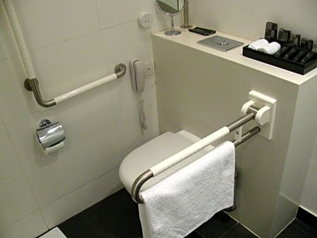 2 Twin Standard Accessible