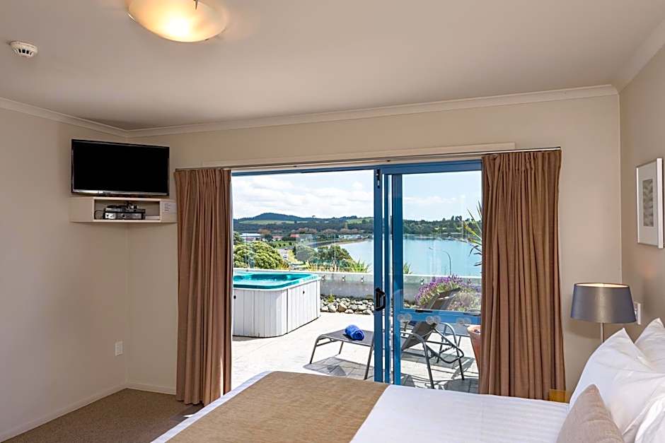 Blue Pacific Apartments