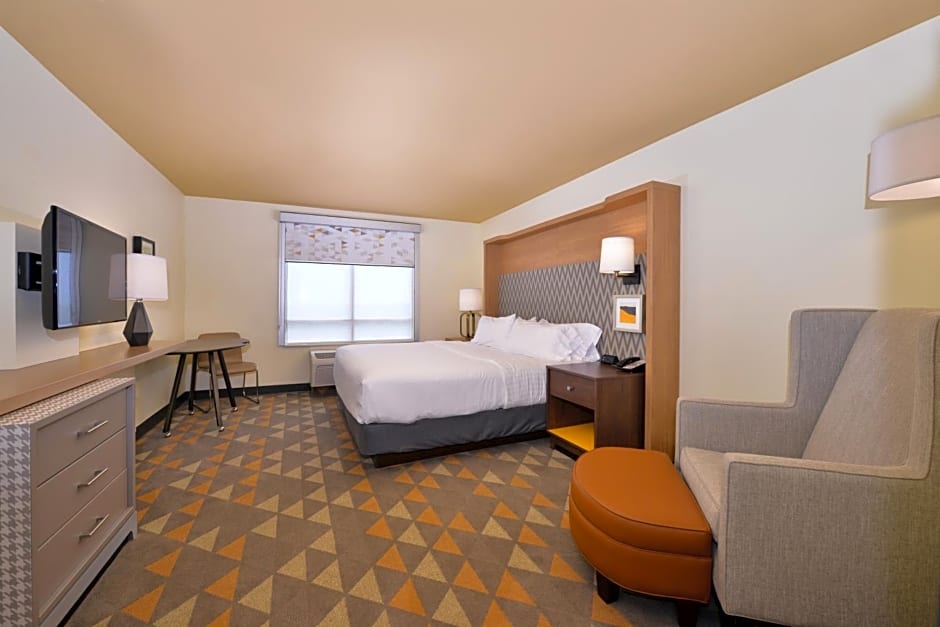 Holiday Inn Kansas City Airport, an IHG Hotel