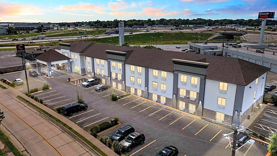 Comfort Inn & Suites St. Louis-Hazelwood