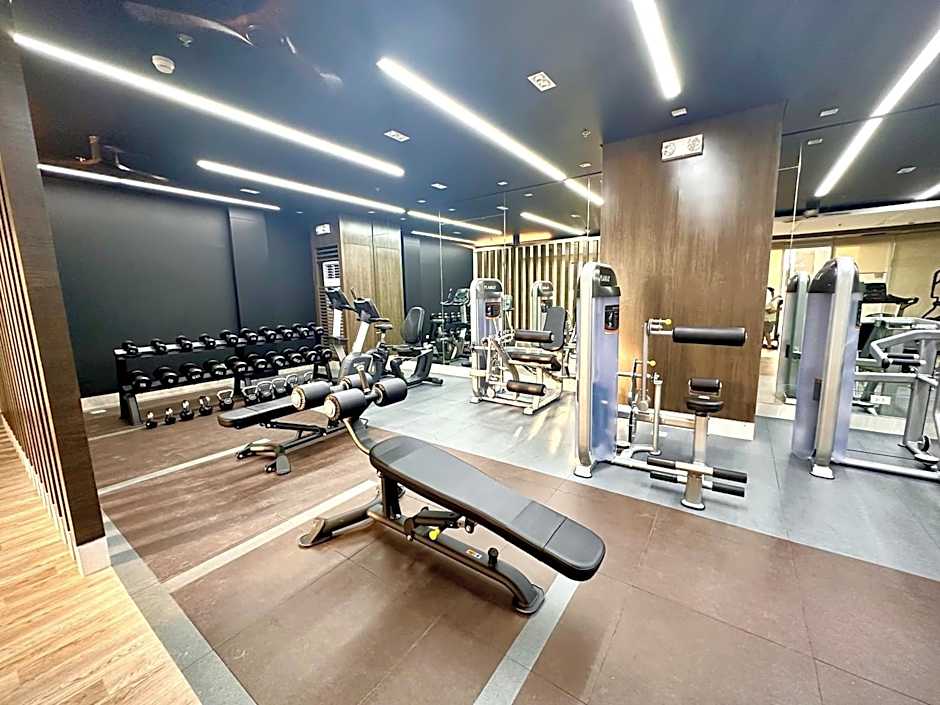 High Rise Condominium with Balcony, Pool, Skygarden, Grand lobby and Working Lounge 28F