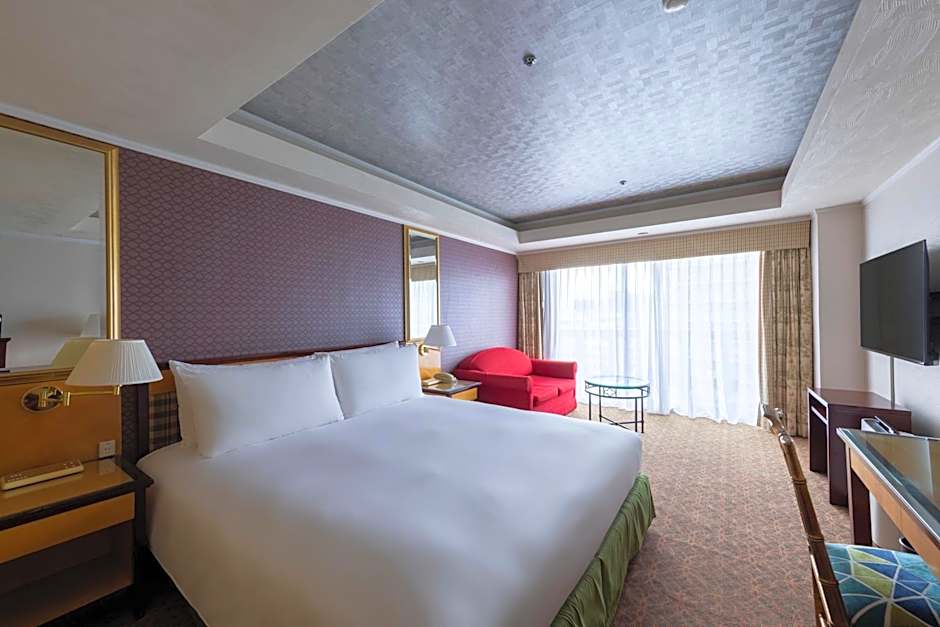 Photo 1 of 5 of Deluxe 1 King Bed