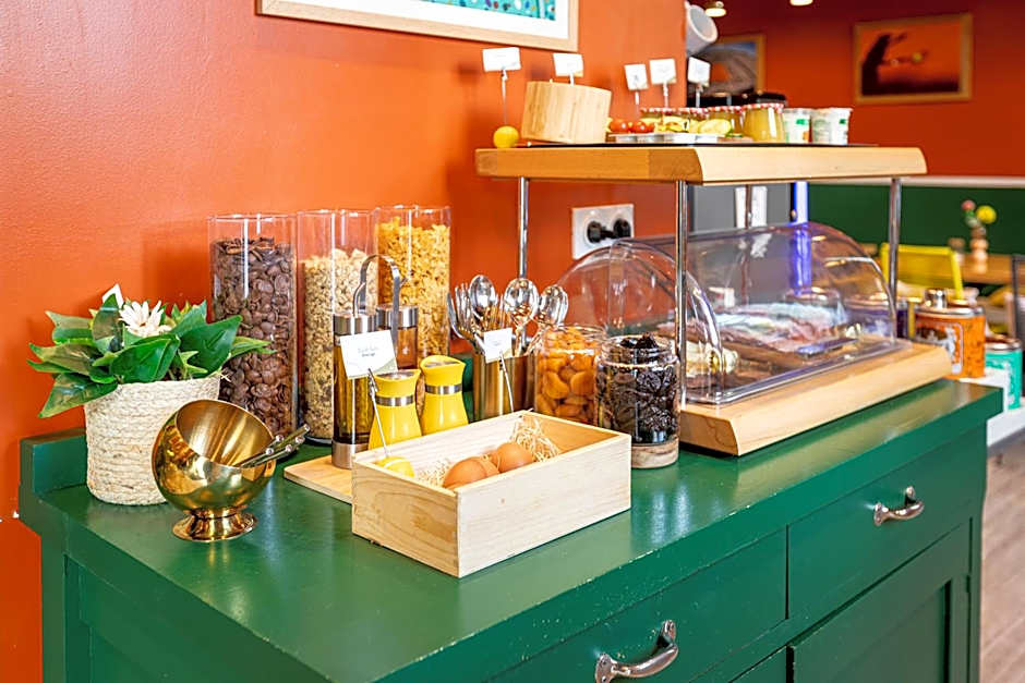 Hotel Olympic by Patrick Hayat