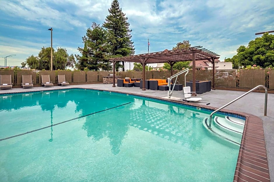 La Quinta Inn & Suites by Wyndham San Jose Airport