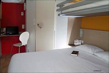 Triple Room (1 Double Bed + 1 Single Bed)