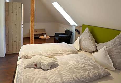 One-Bedroom Apartment with Balcony