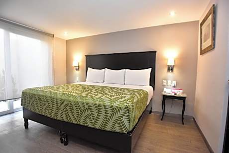 Deluxe King Bed