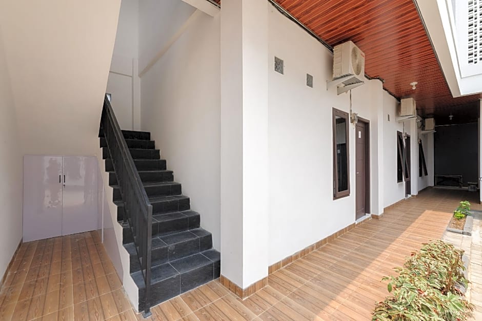 RedDoorz Plus Syariah near Mall Boemi Kedaton Lampung