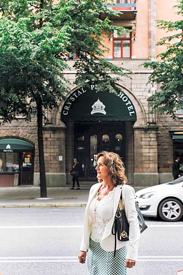 Crystal Plaza Hotel