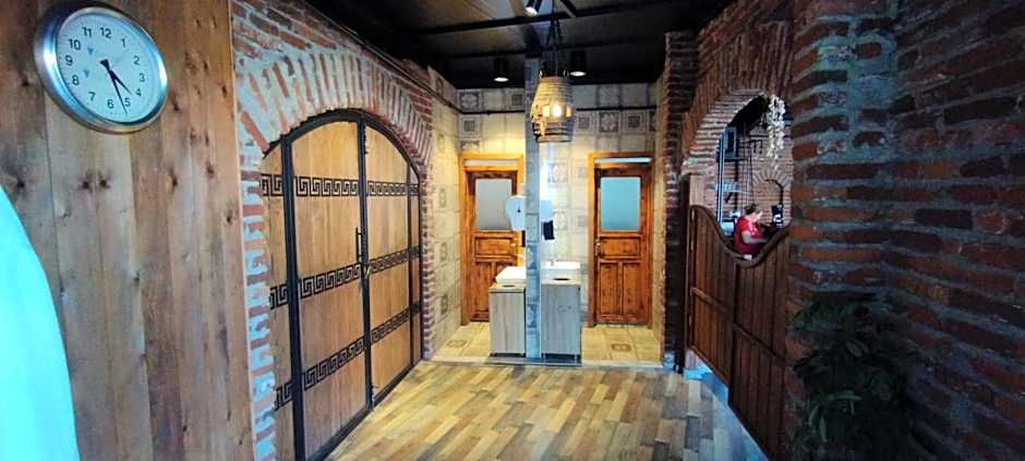 Ceneviz Suit Hotel