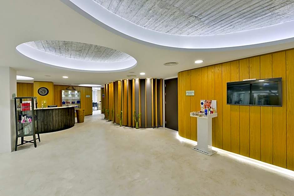 Napa Mermaid Hotel & Suites