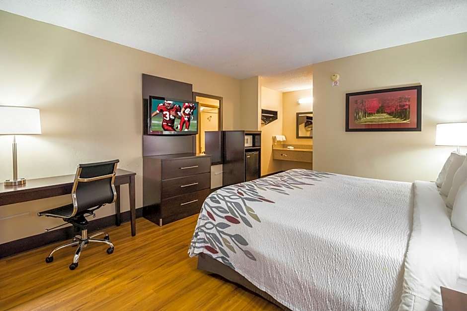 Red Roof Inn Clarksville