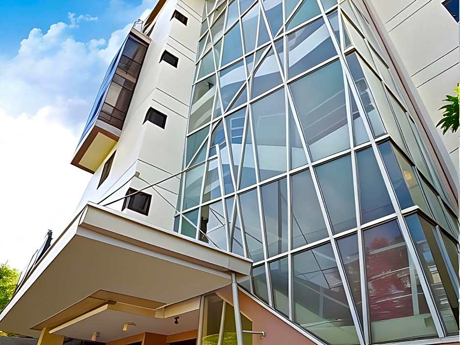 Travelbee Business Inn